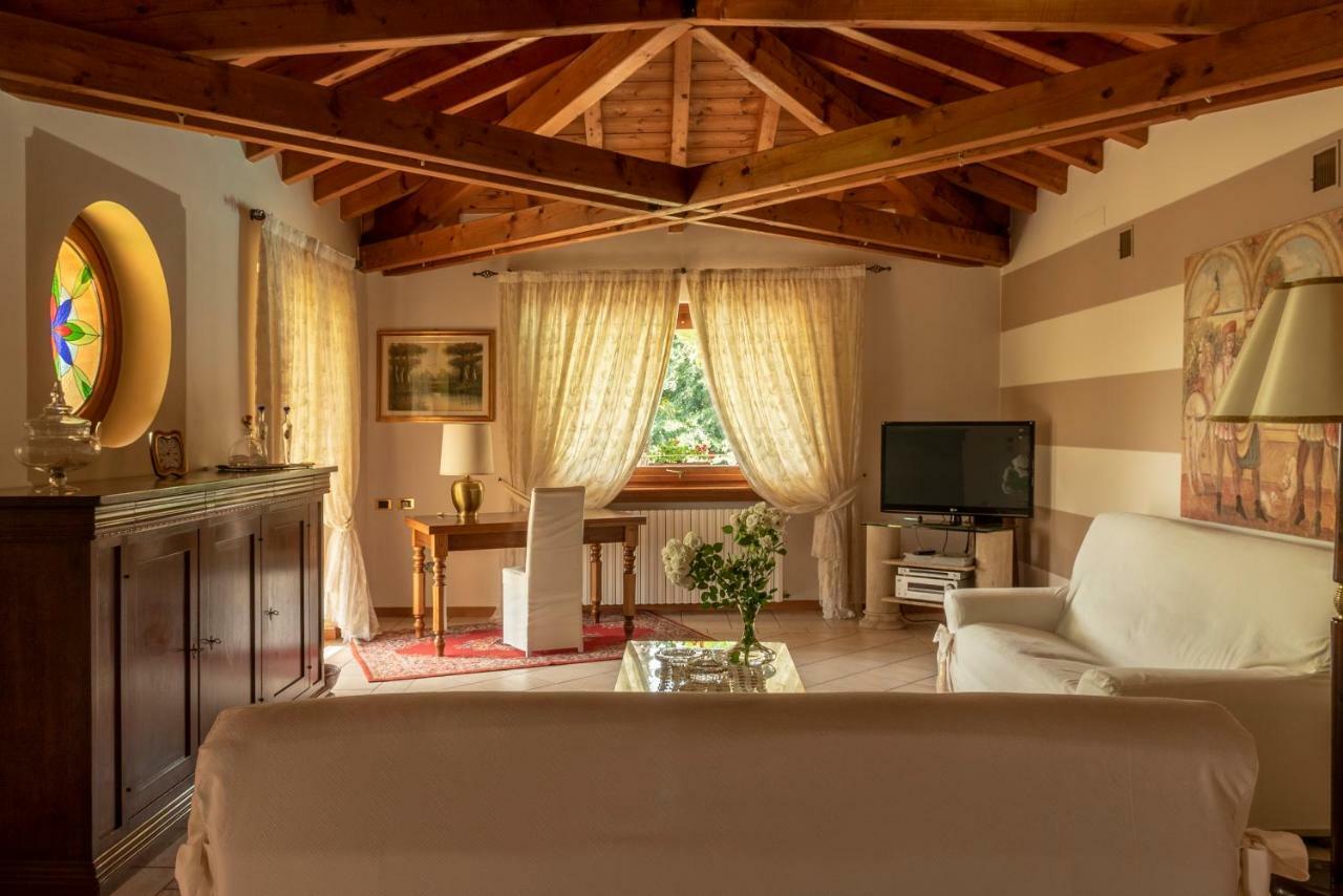Villa Cristina Villa Pedergnano 外观 照片